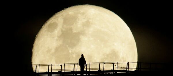 Суперлуние вступает в заключительную фазу в Сиднее, Австралия - Sputnik Грузия
