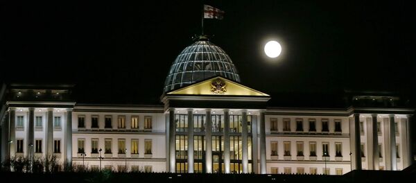Луна над Президентским дворцом в Тбилиси, Грузия - Sputnik Грузия