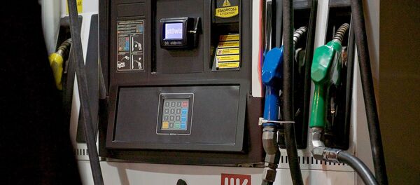 Одна из бензозаправочных станций в столице Грузии Одна из бензозаправочных станций в столице Грузии - Sputnik Грузия