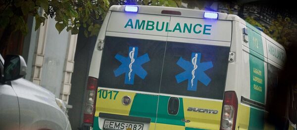 Скорая медицинская помощь едет по вызову - Sputnik Грузия
