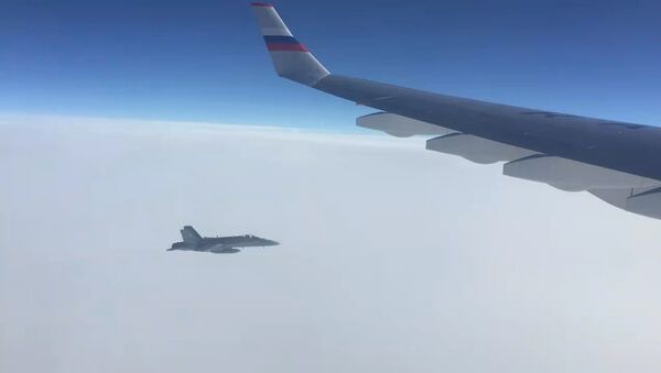 Швейцарский истребитель сблизился с российским бортом. Кадры инцидента - Sputnik Грузия