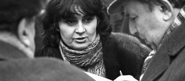 Кинорежиссер Лана Гогоберидзе с коллегами в 1985 году - Sputnik Грузия