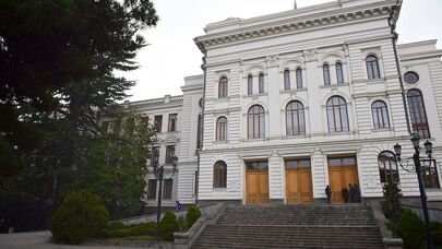 Здание первого корпуса Тбилисского государственного университета (ТГУ)
