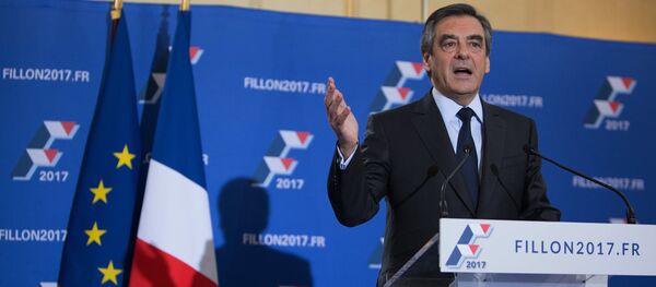 Кандидат на пост президента Франции от партии Республиканцев Франсуа Фийон - Sputnik Грузия