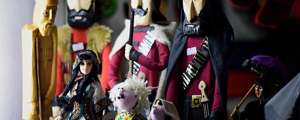 Грузинские сувениры - фигурки мужчин в национальной одежде - Sputnik Грузия