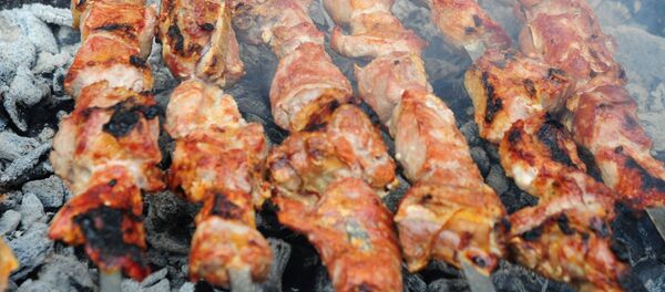 Приготовление шашлыков по-грузински - Sputnik Грузия