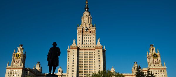 Главное здание Московского государственного университета (МГУ) на Воробьевых горах в Москве - Sputnik Грузия