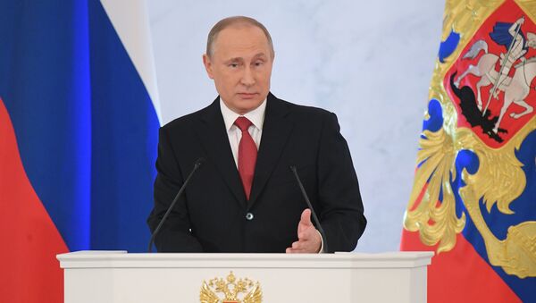 Президент России Владимир Путин обращается к Федеральному собранию - Sputnik Грузия