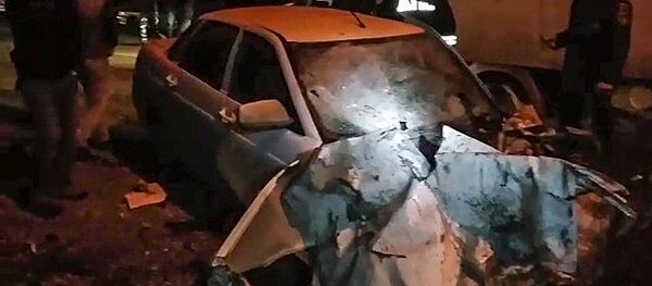 Сотрудники МЧС России на месте дорожно-транспортного происшествия на федеральной трассе Кавказ в Чечне - Sputnik Грузия