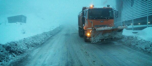 თოვლი მცხეთა-სტეფანწმინდა-ლარსის გზაზე თოვლი მცხეთა-სტეფანწმინდა-ლარსის გზაზე - Sputnik საქართველო
