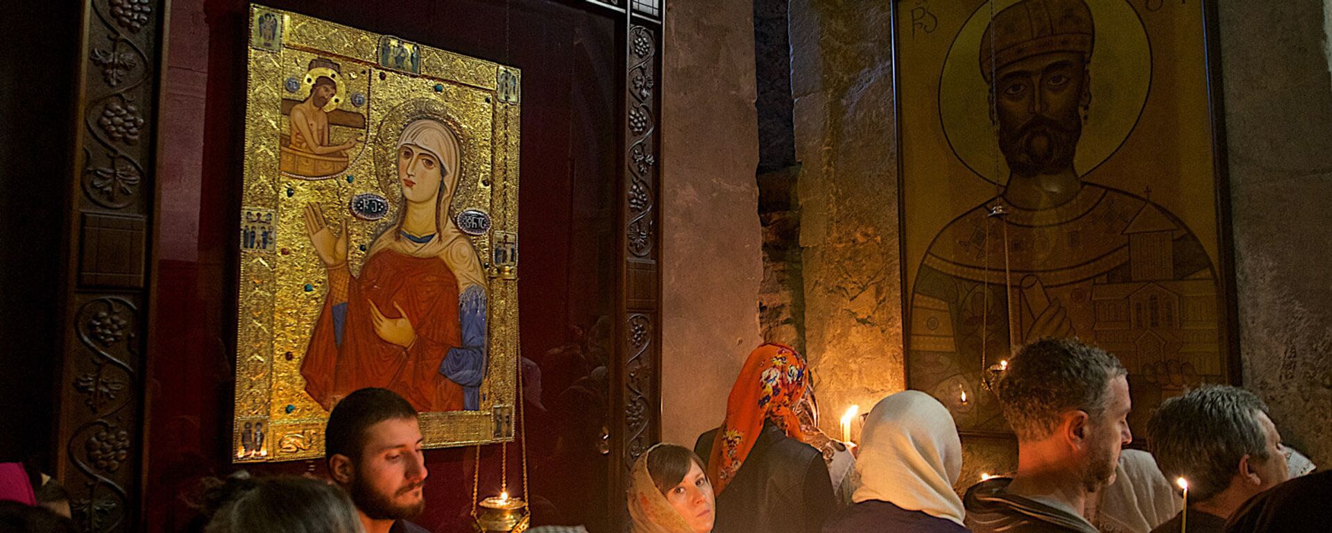 სვეტიცხოვლის ტაძარში მორწმუნეები ღვთისმშობლის ტაზრად მიყვანებას ზეიმობენ - Sputnik საქართველო, 1920, 28.08.2023