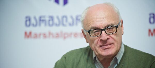 Грузинский эксперт и политолог Рамаз Сакварелидзе Грузинский эксперт и политолог Рамаз Сакварелидзе - Sputnik Грузия
