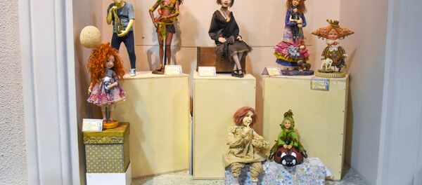 Выставка кукол в Тбилиси: Леонардо да Винчи, Никулин и Чарли Чаплин - Sputnik Грузия