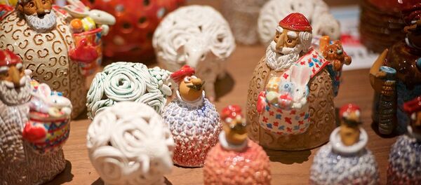 Изгоговленные грузинскими мастерами новогодние украшения, сувениры и подарки - Sputnik Грузия