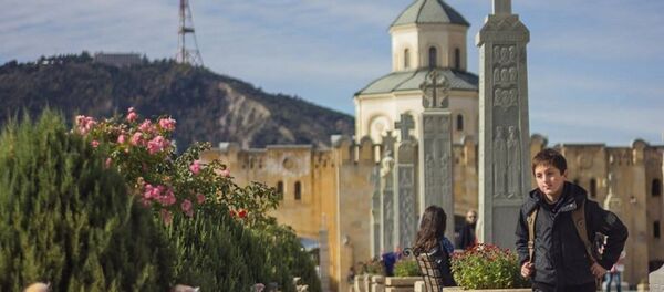 სამების ბაღი თბილისელებისა და ქალაქის სტუმრების საყვარელ დასასვენებელ ადგილად იქცა - Sputnik საქართველო