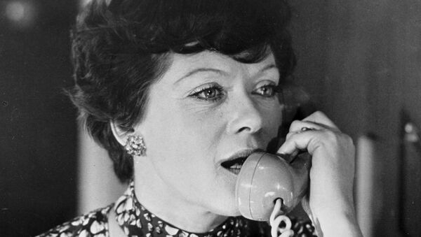 კადრი ფილმიდან სამსახურებრივი რომანი - Sputnik Грузия