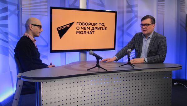 Армен Гаспарян и политолог Алексей Мартынов на радио Sputnik - Sputnik Грузия
