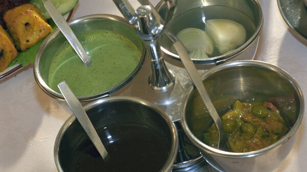 რას ვჭამთ: თბილისში ინდურ სამზარეულოს მუშაობა აეკრძალა