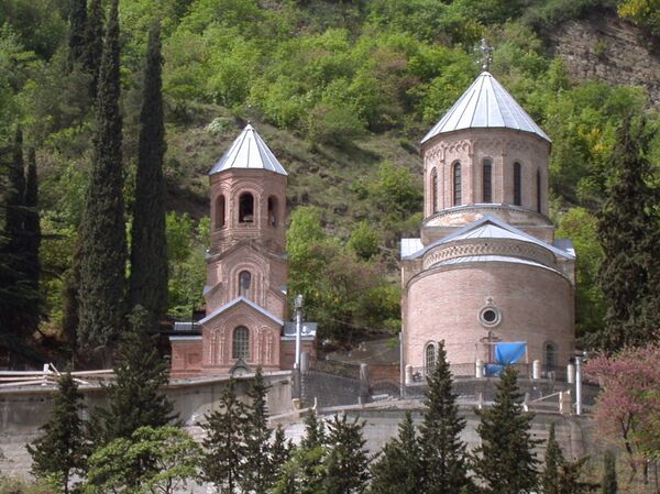 тбилиси храм на горе. Смотреть фото тбилиси храм на горе. Смотреть картинку тбилиси храм на горе. Картинка про тбилиси храм на горе. Фото тбилиси храм на горе