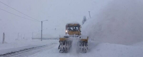 გზის გაწმენდა თოვლისგან გზის გაწმენდა თოვლისგან - Sputnik საქართველო