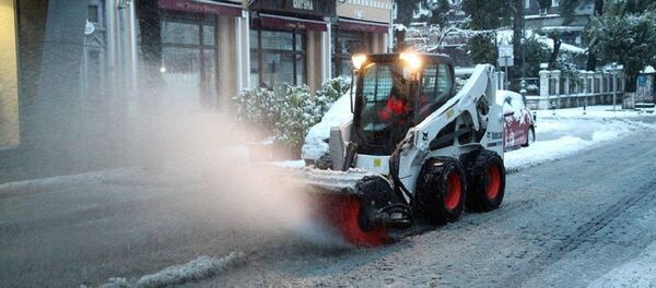 თოვლისგან გზის გაწმენდა ბათუმში - Sputnik საქართველო