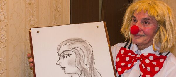 ცირკის მსახიობმა SPUTNIK-ს აჩვენა, თუ როგორ შეიძლება ფეხებით სურათის დახატვა ცირკის მსახიობმა SPUTNIK-ს აჩვენა, თუ როგორ შეიძლება ფეხებით სურათის დახატვა - Sputnik საქართველო