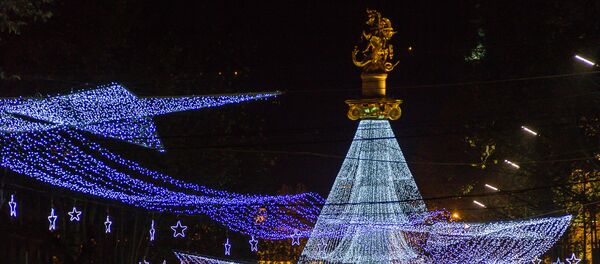 Новогодние украшения на Площади свободы - Sputnik Грузия