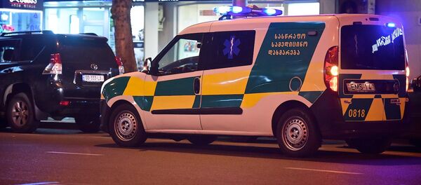 Бригада Скорой медицинской помощи на выезде по вызову - Sputnik Грузия