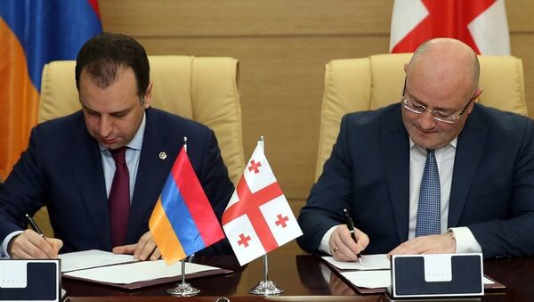 Министры обороны Грузии и Армении Леван Изория и Виген Саркисян подписали соглашение о сотрудничестве - Sputnik Грузия
