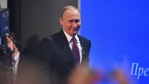 Двенадцатая ежегодная большая пресс-конференция президента РФ Владимира Путина - Sputnik Грузия