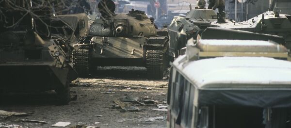 25 წლის წინ, ამ დროს, თბილისის ცენტრში იყო ომი, გამოიყენებოდა არტილერია და ტანკები. 25 წლის წინ, ამ დროს, თბილისის ცენტრში იყო ომი, გამოიყენებოდა არტილერია და ტანკები. - Sputnik საქართველო