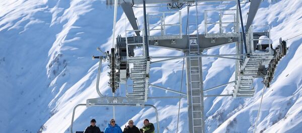 საქართველოს პრემიერ-მინისტრმა გიორგი კვირიკაშვილმა გუდაურში ახალი საბაგიროთი გაისეირნა საქართველოს პრემიერ-მინისტრმა გიორგი კვირიკაშვილმა გუდაურში ახალი საბაგიროთი გაისეირნა - Sputnik საქართველო