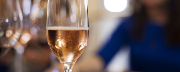 Бокал шампанского - Sputnik Грузия