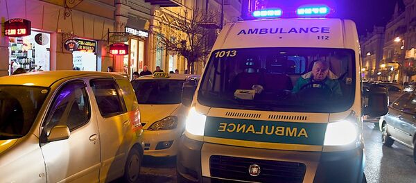 Бригада Скорой медицинской помощи на выезде по вызову - Sputnik Грузия