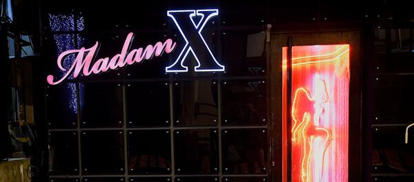 Стрип-бар в туристическом центре грузинской столицы - Sputnik Грузия