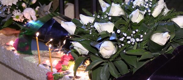 ყვავილები და სანთლები დაღუპულთა ხსოვნის ნიშნად - Sputnik საქართველო