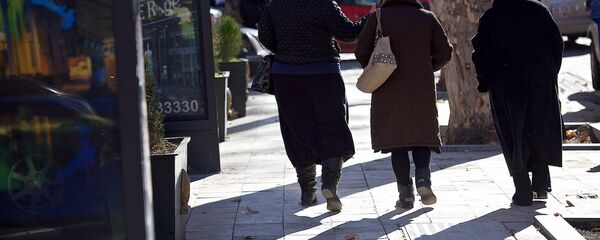 Жители на улицах Тбилиси Жители на улицах Тбилиси - Sputnik Грузия