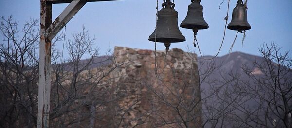 Колокола у храма Джвари Колокола у храма Джвари - Sputnik Грузия