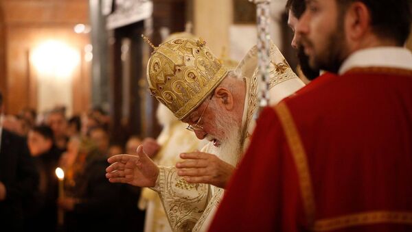 Католикос-Патриарх всея Грузии Илия Второй провел рождественскую литургию в кафедральном соборе Самеба - Sputnik Грузия