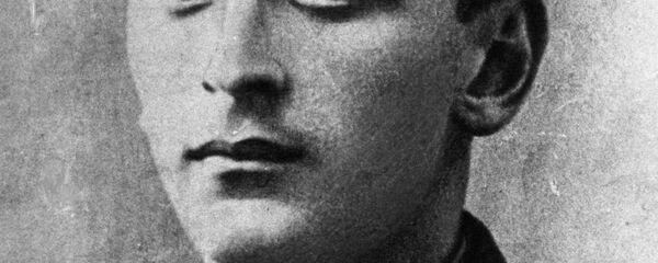 Грузинский поэт Ладо Асатиани - Sputnik Грузия