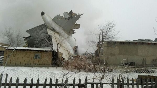 Грузовой самолет Боинг упал на село под Бишкеком - Sputnik Грузия