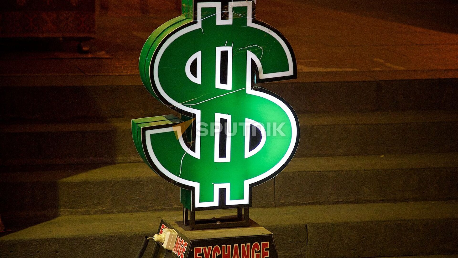 Обменный пункт в центре грузинской столицы - Sputnik Грузия, 1920, 16.09.2025