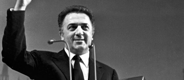 Итальянский режиссер Федерико Феллини - участник III Московского международного кинофестиваля - Sputnik Грузия