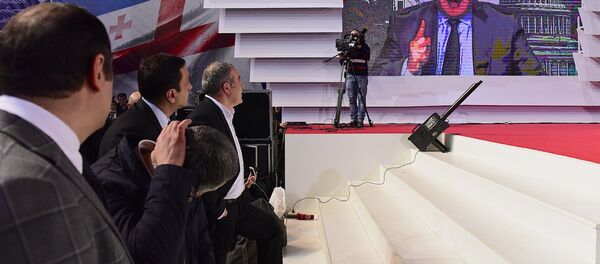 „ნაცმოძრაობის“ ლიდერები სააკაშვილის ჩართვას უსმენენ „ნაცმოძრაობის“ ლიდერები სააკაშვილის ჩართვას უსმენენ - Sputnik საქართველო