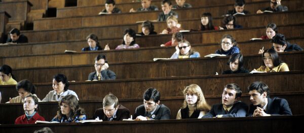 სტუდენტები ლექციაზე სტუდენტები ლექციაზე - Sputnik საქართველო