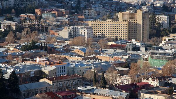Вид на центр Тбилиси и здание правительственной администрации - Sputnik Грузия