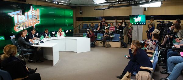 Пресс-конференция, посвященная международному детскому вокальному конкурсу телеканала НТВ Ты супер! - Sputnik Грузия