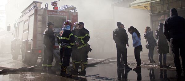 Пожар уничтожил торговый центр Детский мир - Sputnik Грузия