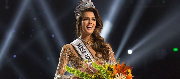 Мисс Вселенная 24-летняя француженка Ирис Миттенар Мисс Вселенная 24-летняя француженка Ирис Миттенар - Sputnik Грузия