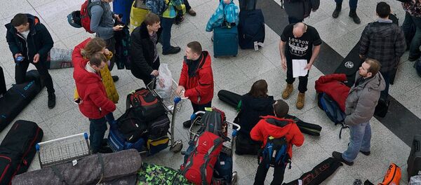 ტურისტები თბილისის აეროპორტში - Sputnik საქართველო